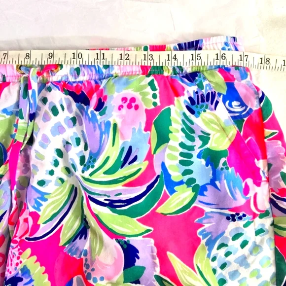 Lilly Pulitzer Vibrant Floral Athletic Shorts - Picture 4 of 8